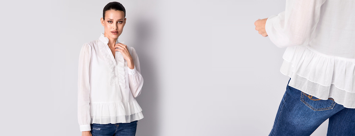MONA Ratgeber Weiße-Blusen-Looks Volant Model präsentiert weißes Oberteil